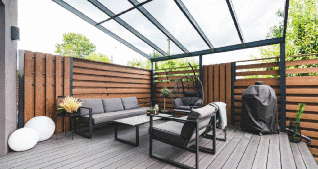 beutiful decorated deck